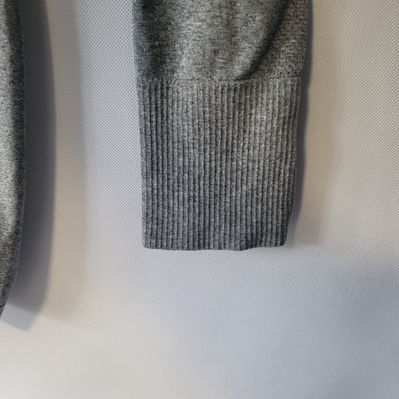 Athleta Women's Quarter Zip Size Small. - Picture 3 of 12